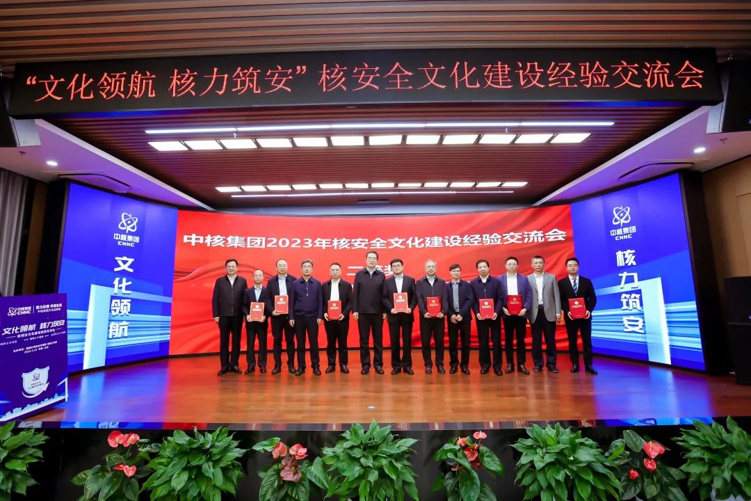 1682313049889866.jpg 00.jpg