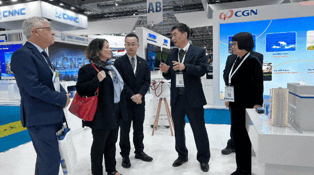 1701392659278306.gif 640.gif