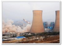 徐州发电厂3号烟囱及5、6号水塔爆破圆满完成